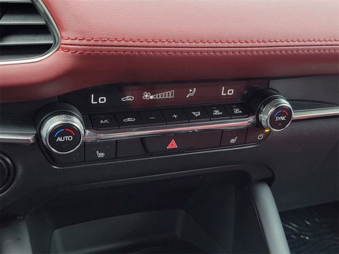 Certified 2025 MAZDA MAZDA3 2.5 S Hatchback w/ Premium Pkg image 23