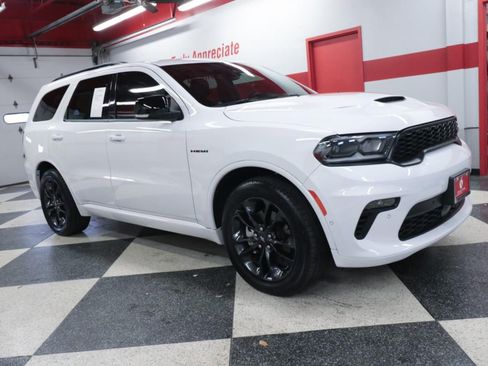 Used 2023 Dodge Durango R/T RWD image 3