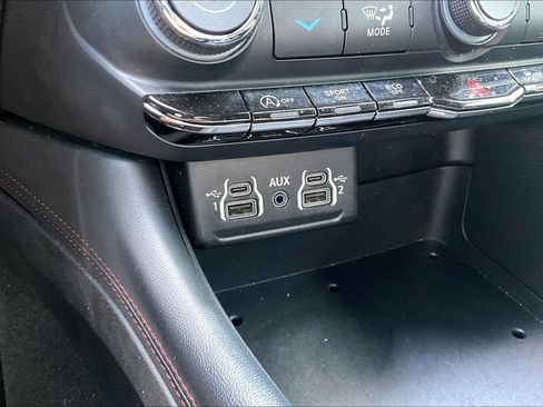 Used 2024 Dodge Durango GT RWD image 16