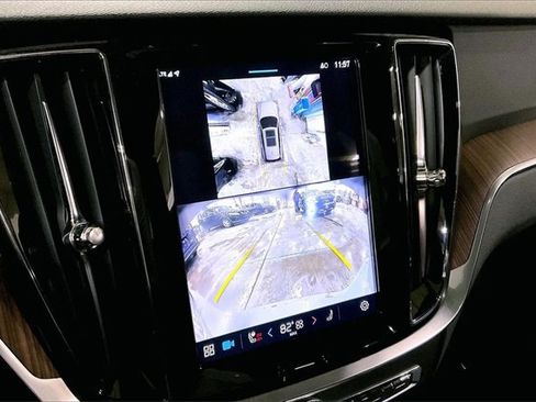 Certified 2025 Volvo V60 B5 Cross Country Plus image 21
