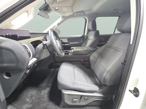 Certified 2025 Ford Expedition Active AWD/4WD image 17