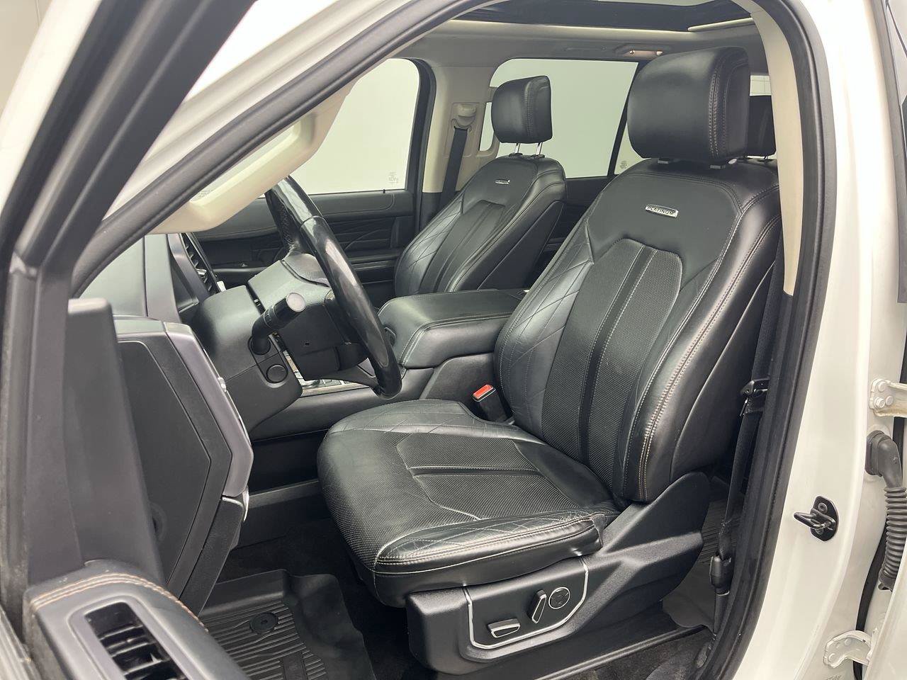 Used 2020 Ford Expedition Platinum AWD/4WD image 11