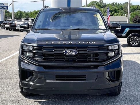 Certified 2025 Ford Expedition Max Active AWD/4WD image 2