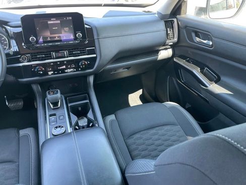Certified 2022 Nissan Pathfinder SV AWD/4WD image 12