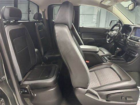Used 2018 Chevrolet Colorado Z71 AWD/4WD image 12