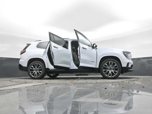 New 2026 GMC Acadia Denali Ultimate w/ LPO, Floor Liner Package image 44