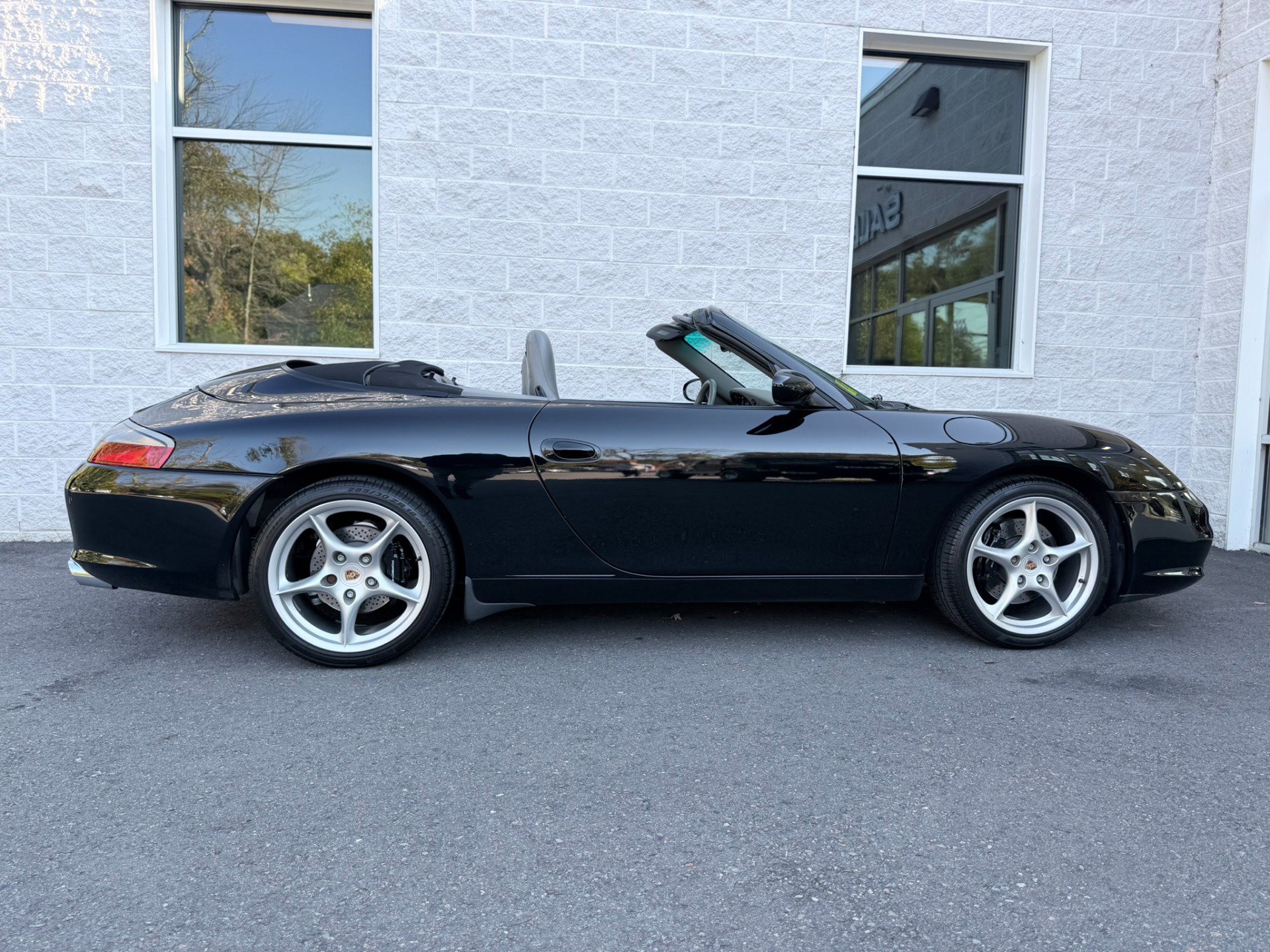 Used 2002 Porsche 911 Carrera 4 AWD/4WD image 49