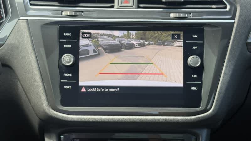 Used 2022 Volkswagen Tiguan SEL R-Line AWD/4WD image 27