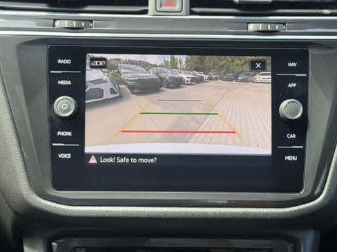 Used 2022 Volkswagen Tiguan SEL R-Line AWD/4WD image 27
