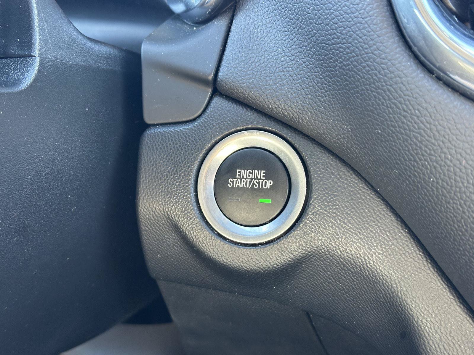 Used 2020 Chevrolet Equinox LT FWD image 29