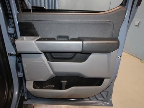 Used 2023 Ford F150 Lightning XLT image 27