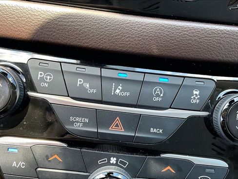 Used 2017 Chrysler Pacifica Touring-L Plus w/ Advanced Safetytec Group FWD image 34