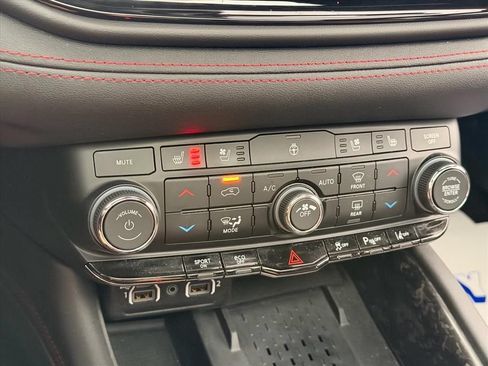 Used 2025 Dodge Durango R/T AWD/4WD image 23