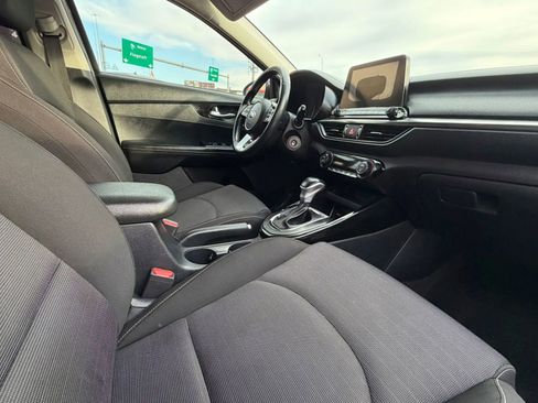 Used 2019 Kia Forte S FWD image 8