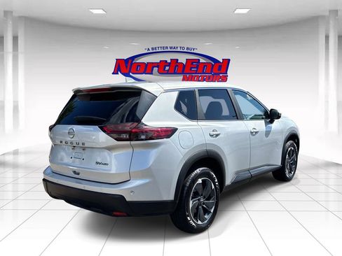 Used 2024 Nissan Rogue SV AWD/4WD image 7