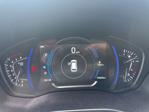 Used 2020 Hyundai Santa Fe SEL w/ Convenience + Premium Package image 14