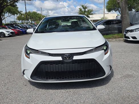 Used 2022 Toyota Corolla LE FWD image 2