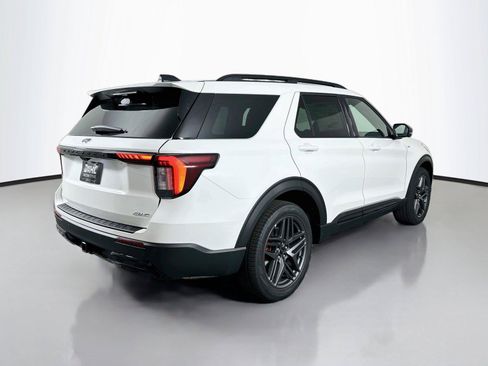 New 2026 Ford Explorer ST-Line w/ ST-Line Street Pack AWD/4WD image 13