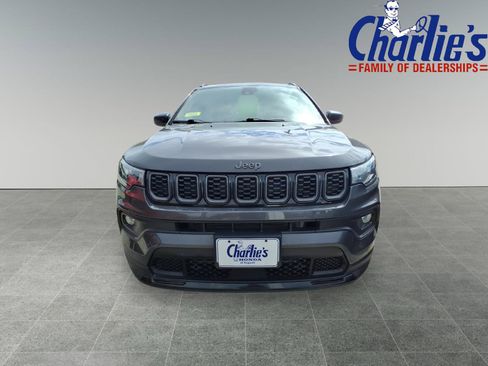 Used 2024 Jeep Compass Latitude w/ Convenience Group AWD/4WD image 2