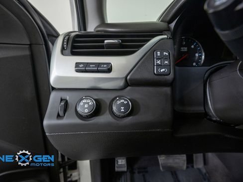 Used 2019 Chevrolet Suburban Premier AWD/4WD image 13