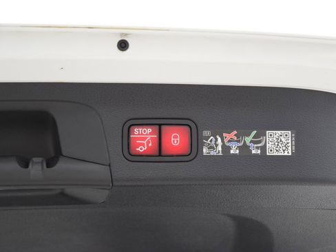 Certified 2026 Mercedes-Benz GLS 450 4MATIC image 34