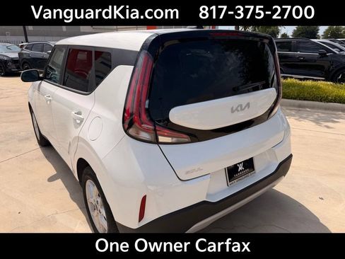 Certified 2025 Kia Soul LX w/ LX Technology Package FWD image 2