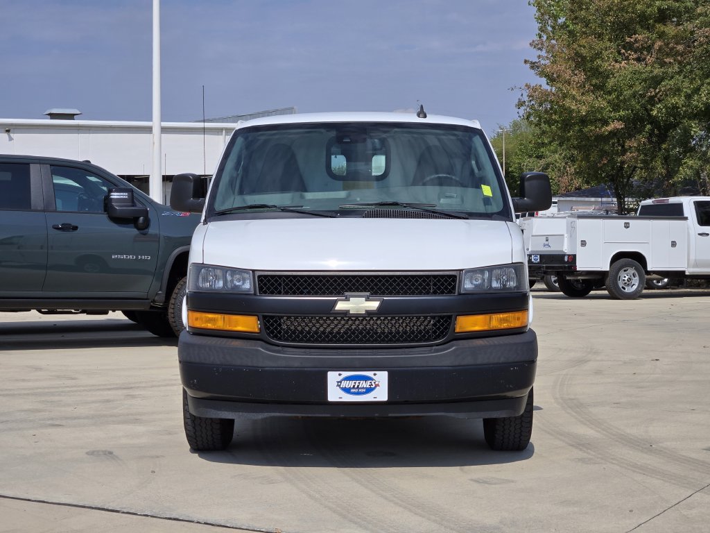 Used 2019 Chevrolet Express 2500 RWD image 2