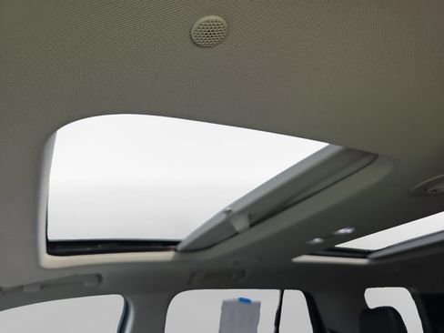 Used 2018 Chevrolet Traverse Premier AWD/4WD image 23