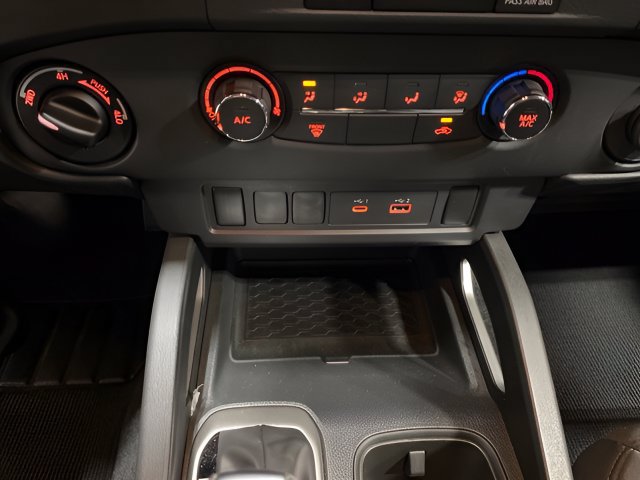 Certified 2024 Nissan Frontier SV AWD/4WD image 19