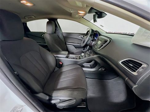 Used 2015 Chrysler 200 Limited image 34