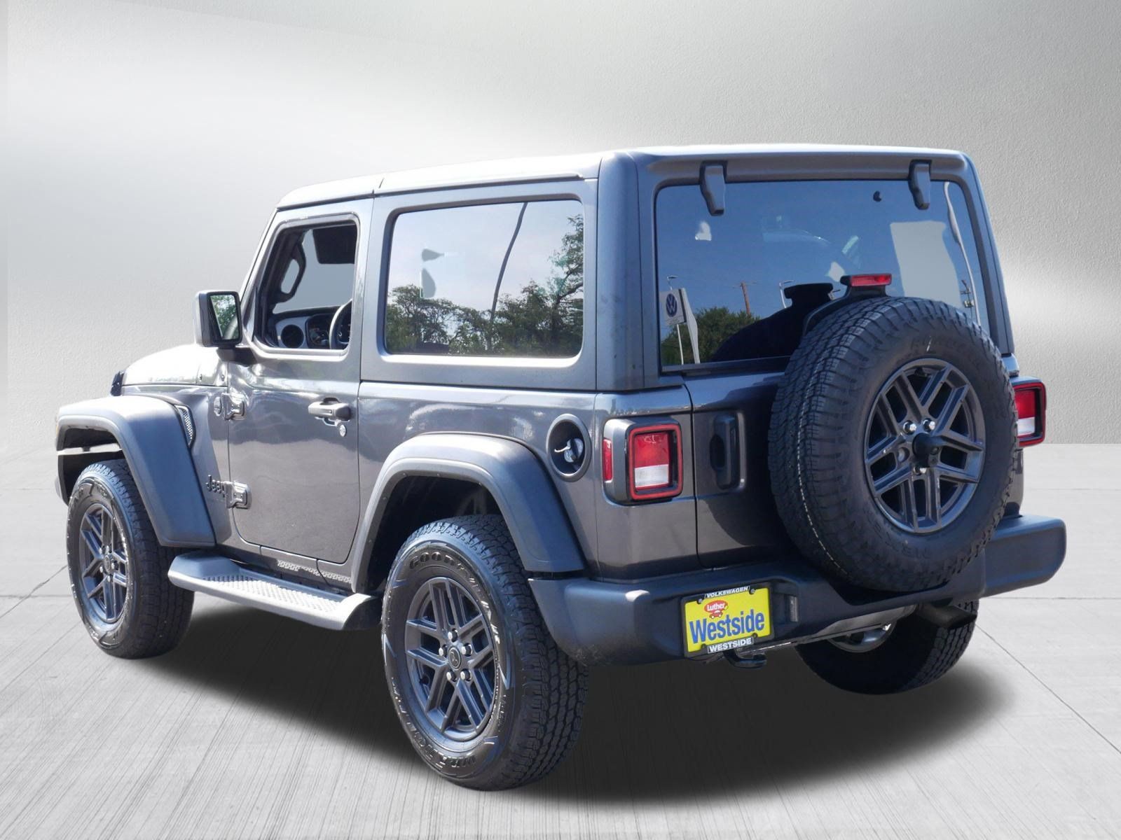 Used 2024 Jeep Wrangler Sport AWD/4WD image 5