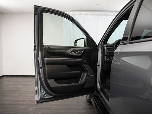 Used 2021 Chevrolet Tahoe RST w/ Luxury Package RWD image 16