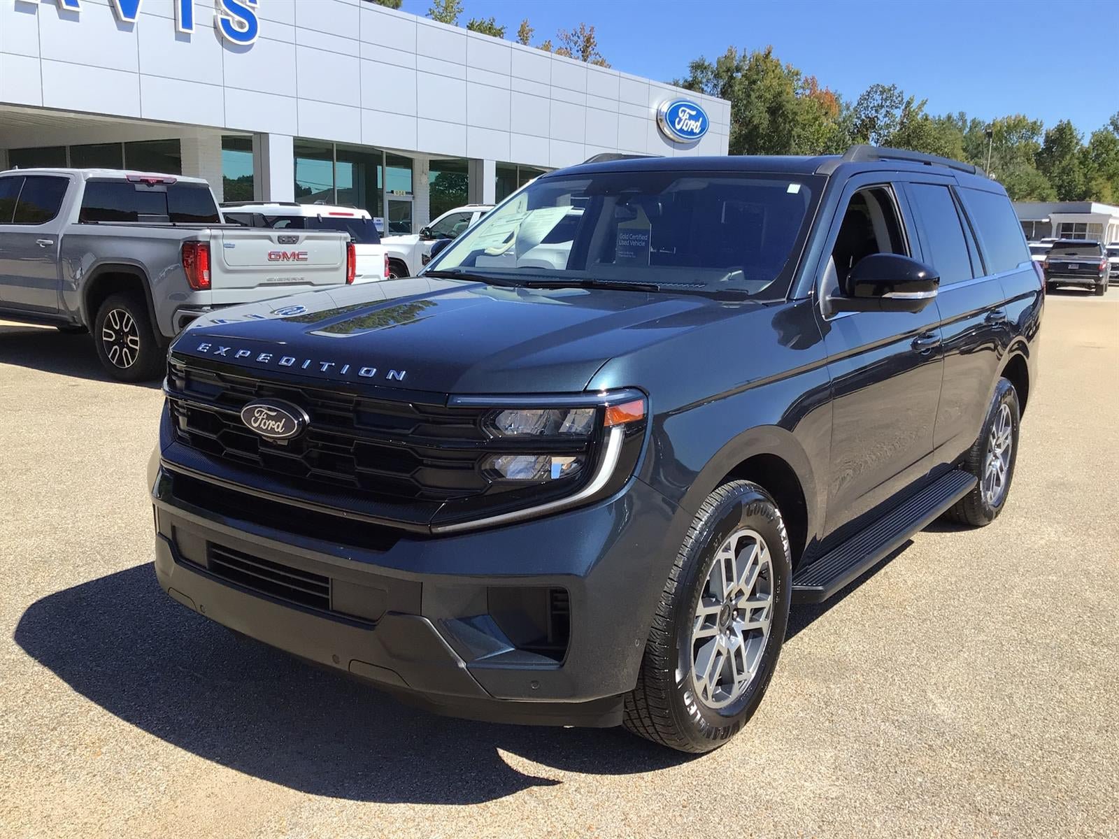 Certified 2025 Ford Expedition Active RWD image 5