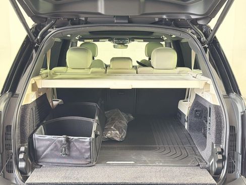 New 2026 Land Rover Range Rover Long Wheelbase SE AWD/4WD image 29