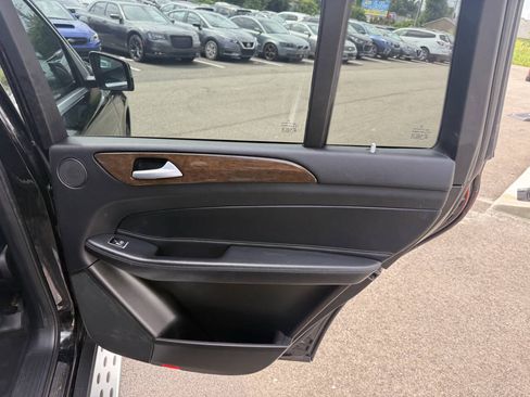 Used 2014 Mercedes-Benz GL 550 4MATIC image 15