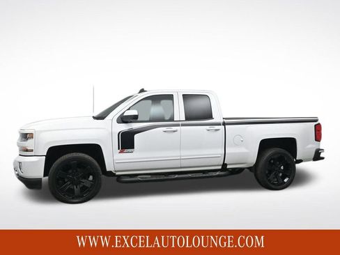 Used 2018 Chevrolet Silverado 1500 LT w/ Rally 2 Edition image 3