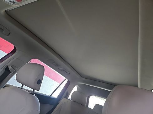 Used 2019 Volkswagen Tiguan SEL image 16