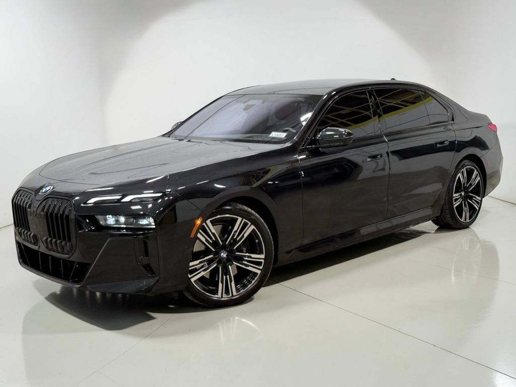 Used 2023 BMW i7 xDrive60 AWD/4WD image 2