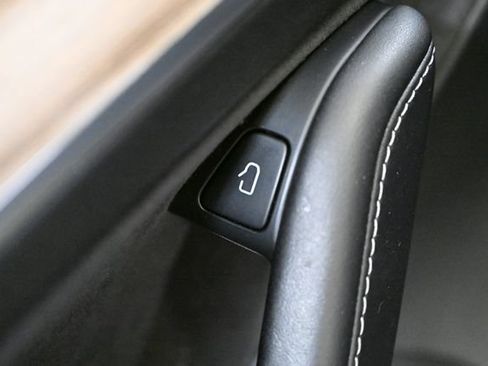 Used 2023 Tesla Model 3 Standard Range RWD image 37