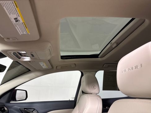 Used 2022 GMC Acadia Denali w/ Denali Ultimate Package image 39