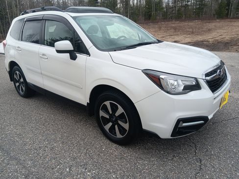 Used 2018 Subaru Forester 2.5i Limited image 3