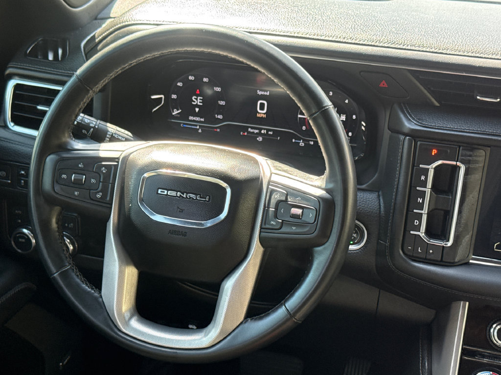 Used 2023 GMC Yukon XL Denali AWD/4WD image 13