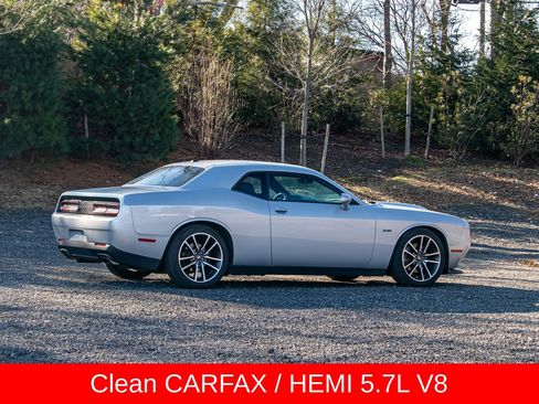 Used 2023 Dodge Challenger R/T image 9