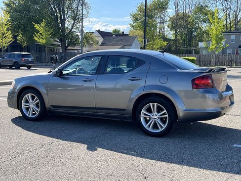 Used 2013 Dodge Avenger SXT FWD image 6