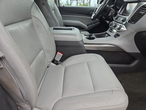 Used 2016 Chevrolet Suburban LT RWD image 19