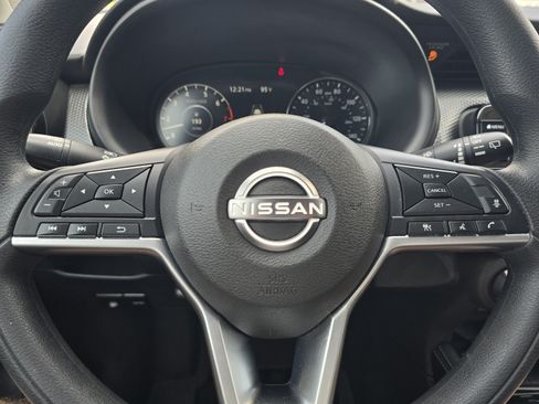 Used 2024 Nissan Kicks SV FWD image 24