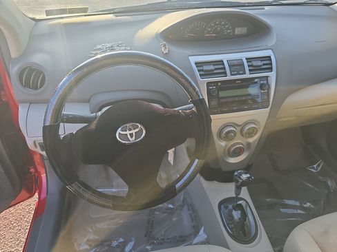 Used 2009 Toyota Yaris Sedan image 18