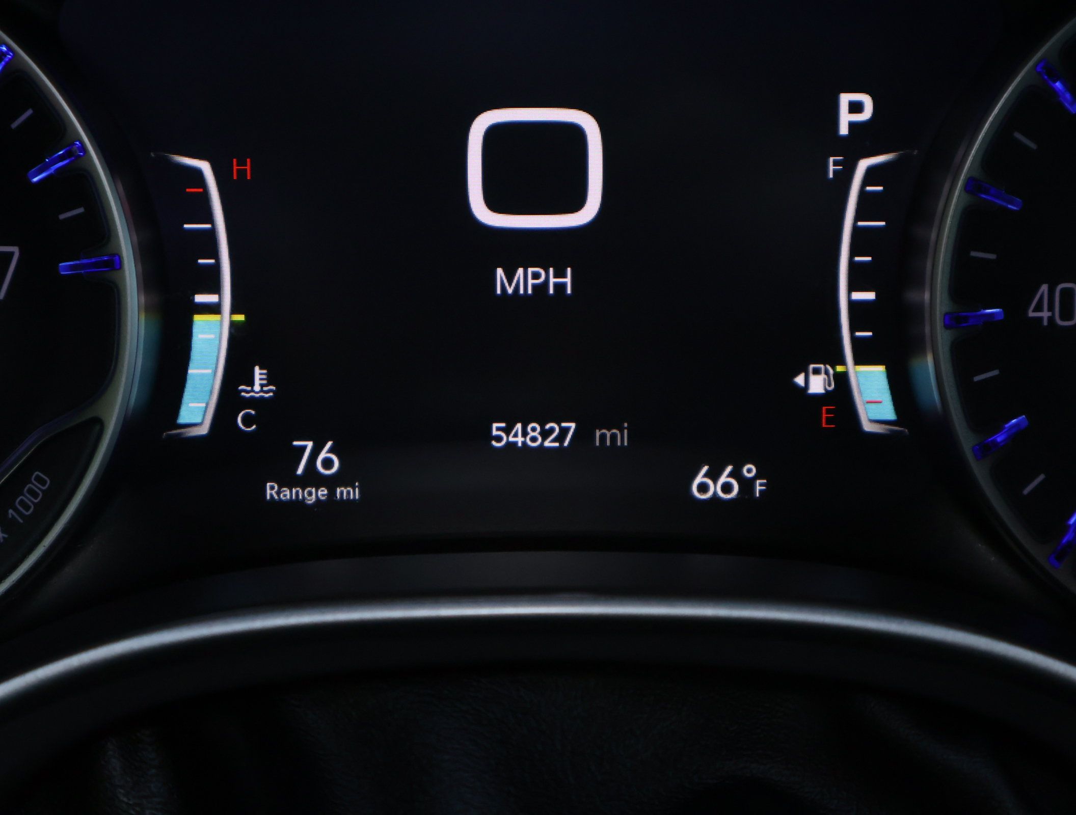 Used 2025 Chrysler Pacifica Select FWD image 4