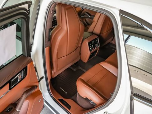 Certified 2023 Porsche Cayenne GTS image 25