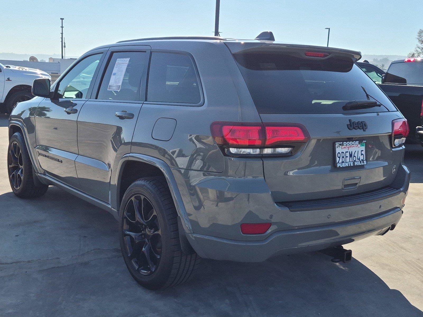 Used 2022 Jeep Grand Cherokee Laredo X RWD image 4